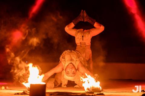Akrobatisch-dynamische-Feuershow-3