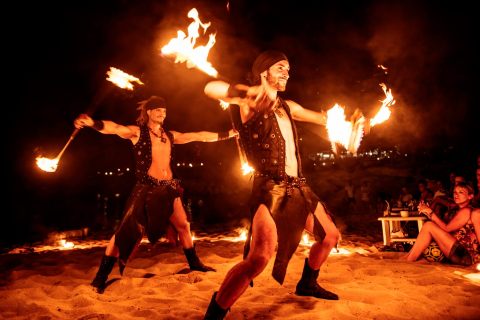 Akrobatisch-dynamische-Feuershow-9